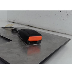 Attache ceinture avant gauche PEUGEOT 208 1