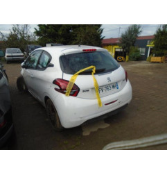 Attache ceinture avant gauche PEUGEOT 208 1 Photo n°7