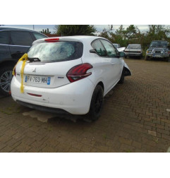 Attache ceinture avant gauche PEUGEOT 208 1 Photo n°8