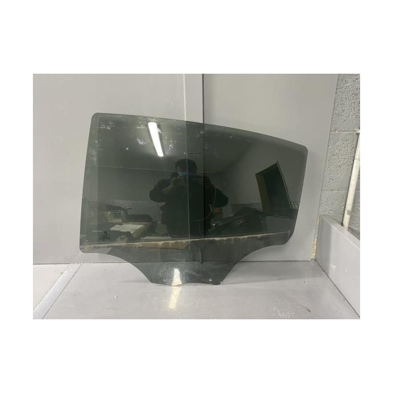 Vitre arriere gauche PEUGEOT 208 1