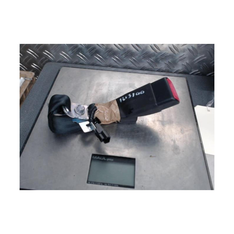 Attache ceinture arriere droit TOYOTA YARIS 3