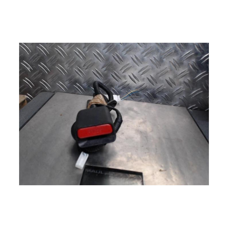Attache ceinture avant droit TOYOTA YARIS 3