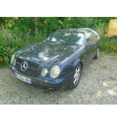Capot MERCEDES CLASSE CLK 208 Photo n°6