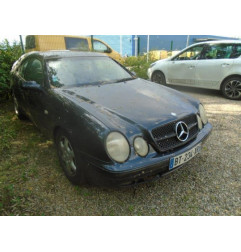 Capot MERCEDES CLASSE CLK 208 Photo n°7