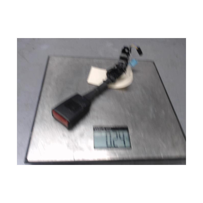 Attache ceinture avant droit VOLKSWAGEN SCIROCCO 3