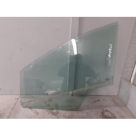 Vitre avant gauche PEUGEOT 3008 1 Photo n°1