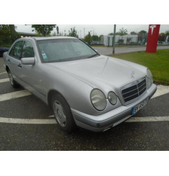 Feu arriere principal droit (feux) MERCEDES CLASSE E 210 Photo n°4