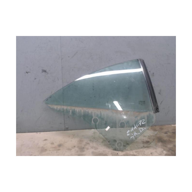 Vitre arriere droit RENAULT MEGANE 3