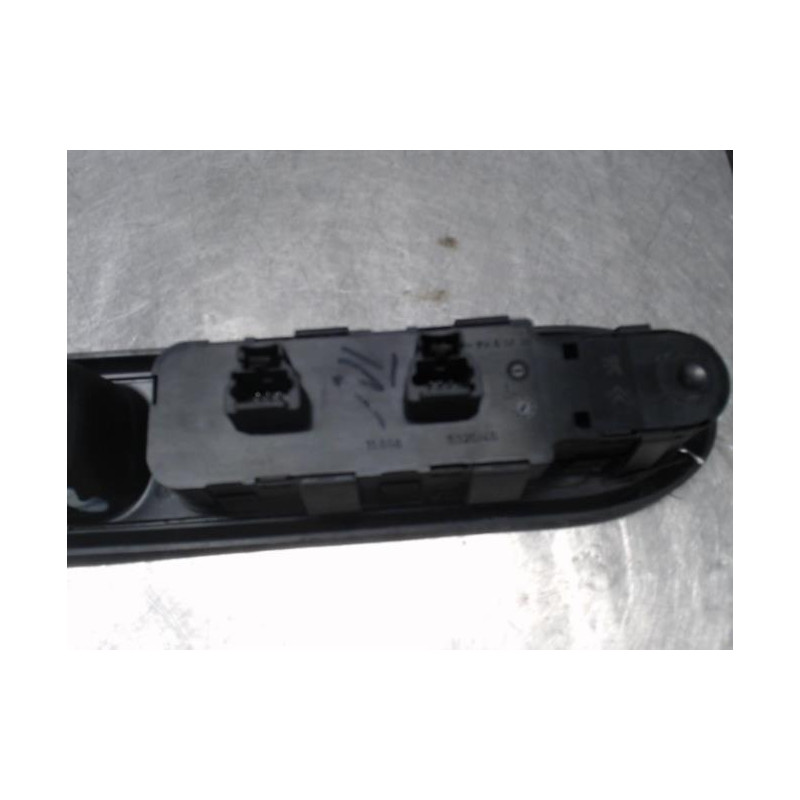 Interrupteur de leve vitre avant gauche PEUGEOT 407
