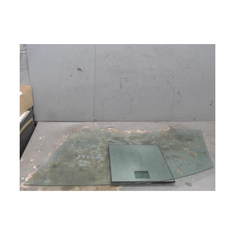 Vitre avant droit PEUGEOT 208