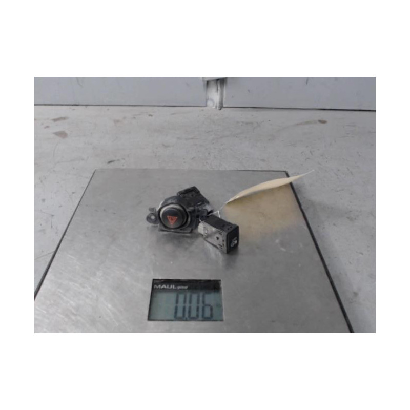 Bouton de warning NISSAN NV200
