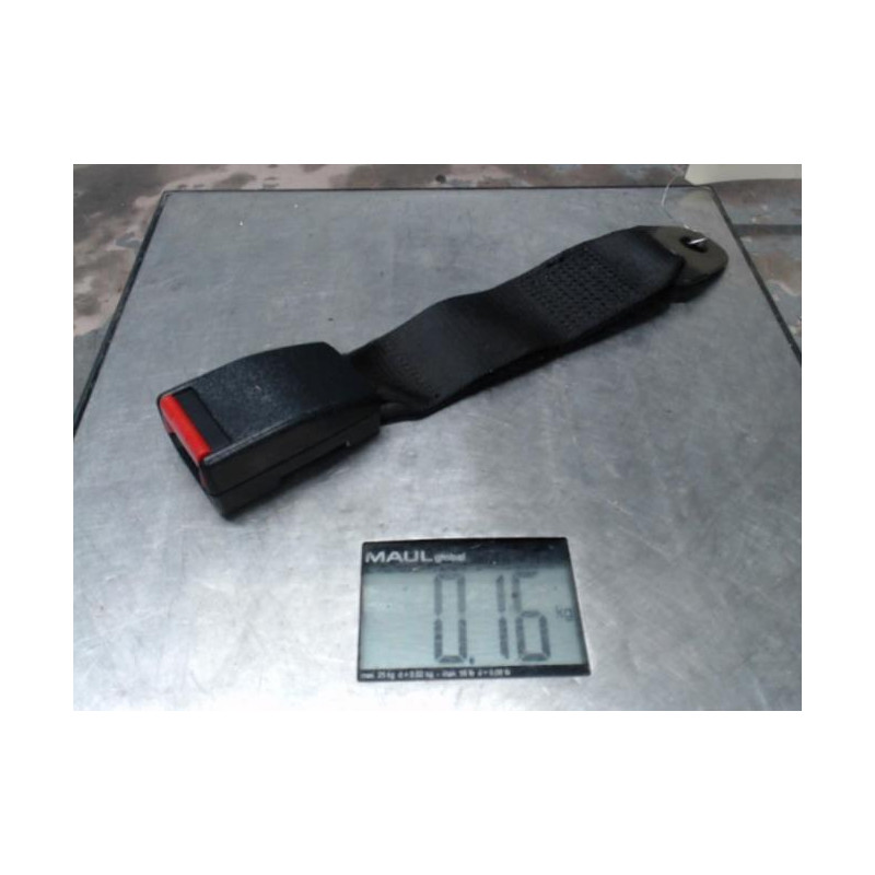 Attache ceinture arriere droit OPEL CORSA A