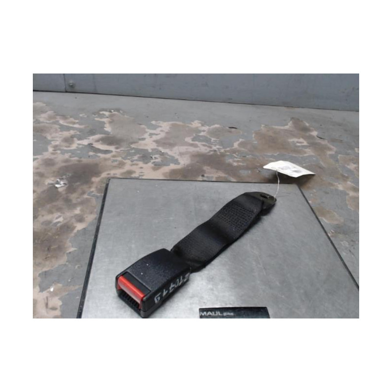 Attache ceinture arriere gauche OPEL CORSA A