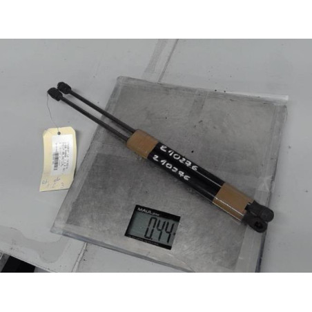 Verin de coffre PEUGEOT 3008 1