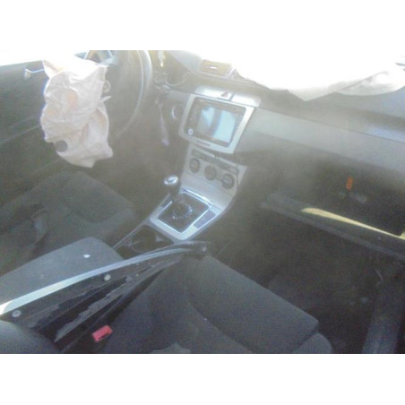 Vitre arriere droit VOLKSWAGEN PASSAT 5