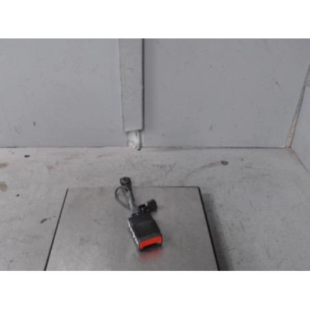Attache ceinture avant droit OPEL INSIGNIA 1