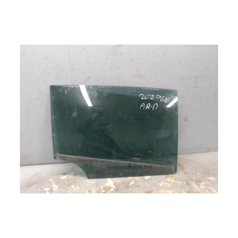 Vitre arriere droit PEUGEOT 3008 1