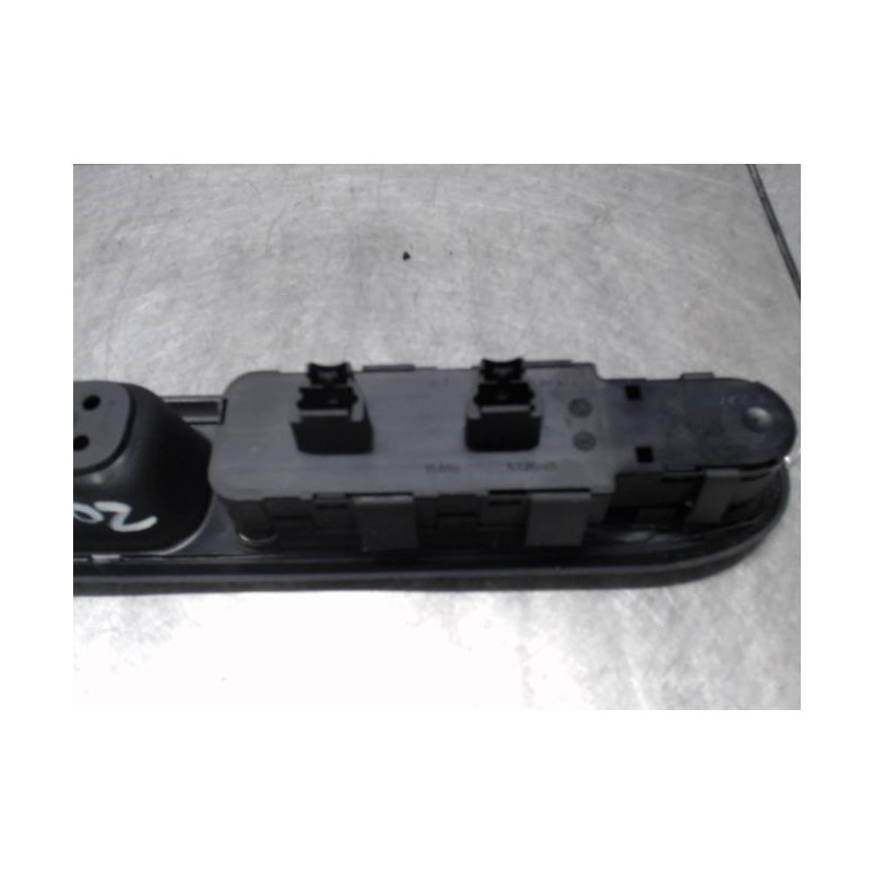 Interrupteur de leve vitre avant gauche PEUGEOT 407