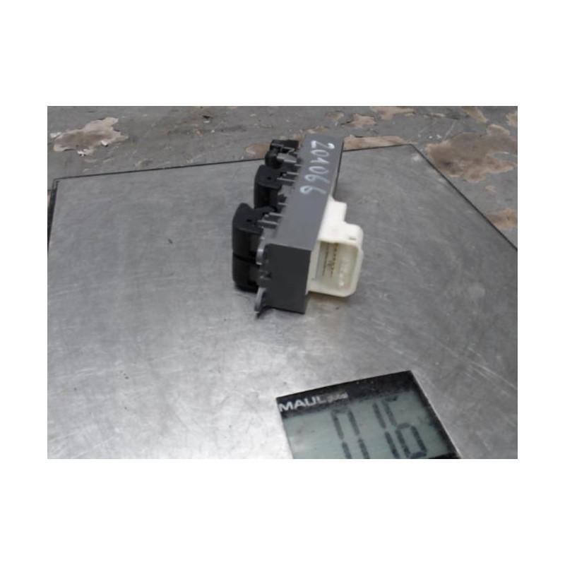 Interrupteur de leve vitre avant gauche TOYOTA RAV4 3