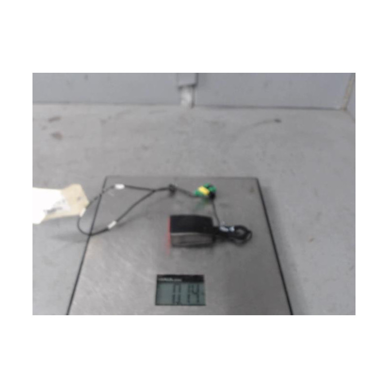 Attache ceinture avant gauche DACIA SANDERO 2