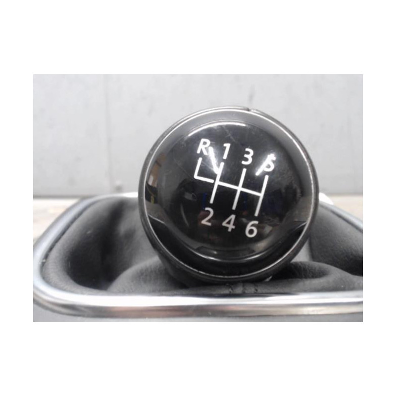 Pommeau de vitesses VOLKSWAGEN SCIROCCO 3