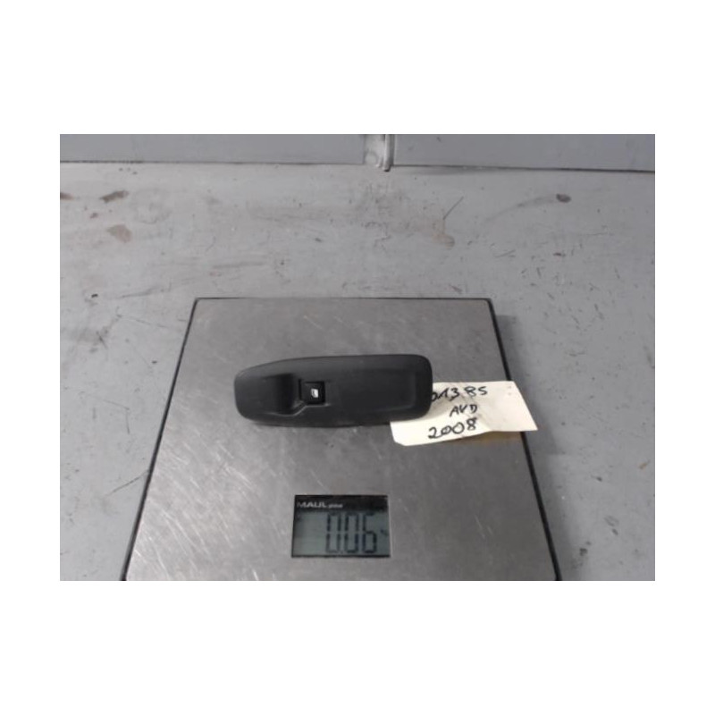 Interrupteur de leve vitre avant droit PEUGEOT 2008 1