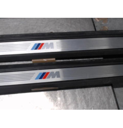 Baguette de porte avant droite BMW SERIE 1 F21 Photo n°1