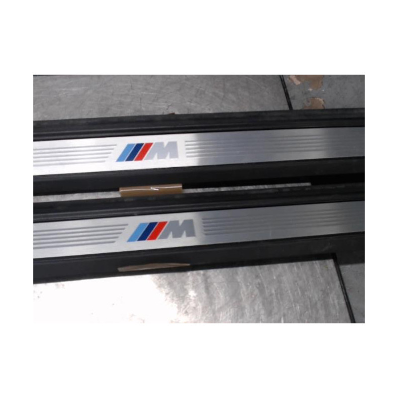 Baguette de porte avant droite BMW SERIE 1 F21