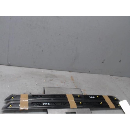 Baguette de porte avant droite BMW SERIE 1 F21