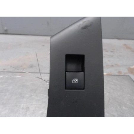 Interrupteur de leve vitre avant droit OPEL ASTRA J