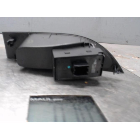 Interrupteur de leve vitre arriere gauche OPEL ASTRA J Photo n°1