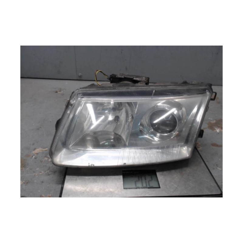 Optique avant principal gauche (feux)(phare) VOLKSWAGEN PASSAT 4