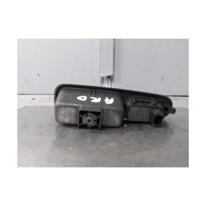 Interrupteur de leve vitre arriere droit PEUGEOT 3008 1