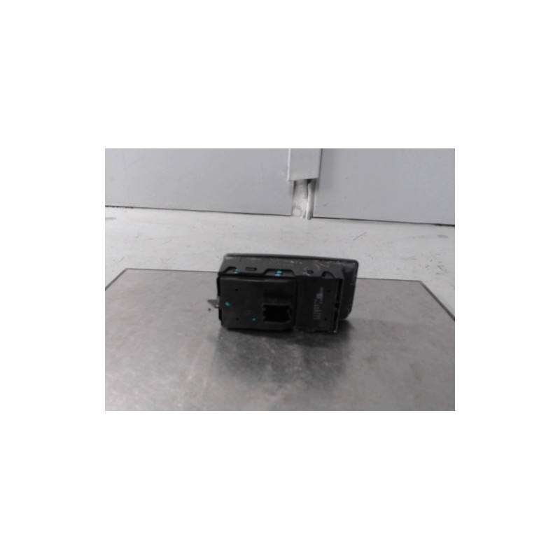 Interrupteur de leve vitre avant gauche OPEL INSIGNIA 1