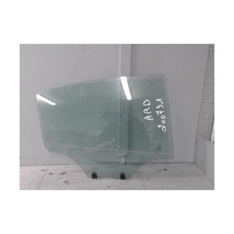 Vitre arriere droit PEUGEOT 208 1