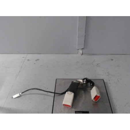 Attache ceinture arriere gauche INFINITI Q50