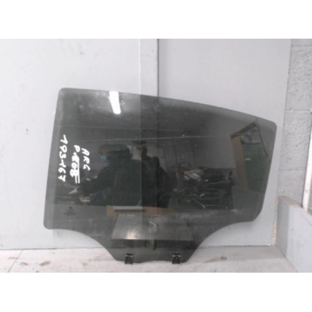 Vitre arriere gauche PEUGEOT 208 1