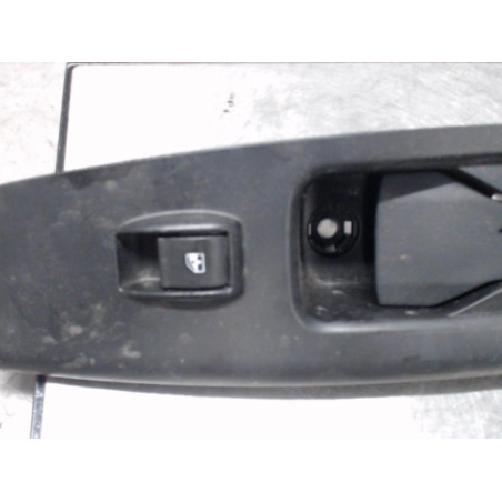 Interrupteur de leve vitre avant droit FIAT DOBLO 2