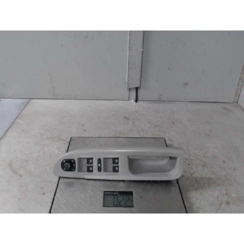 Interrupteur de leve vitre avant gauche VOLKSWAGEN PASSAT 5