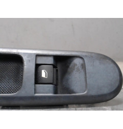 Interrupteur de leve vitre avant droit PEUGEOT 5008 1