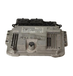 Calculateur moteur PEUGEOT 208 1 Photo n°4