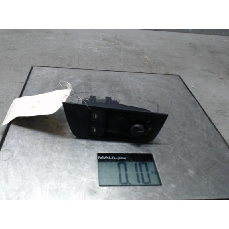 Interrupteur de leve vitre avant gauche AUDI A1 1