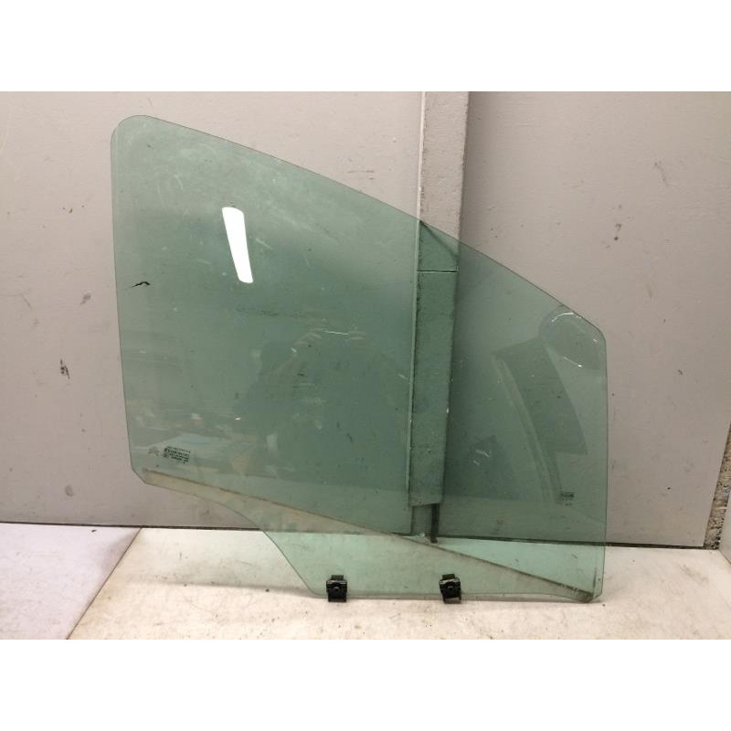 Vitre avant droit CITROEN C3 2