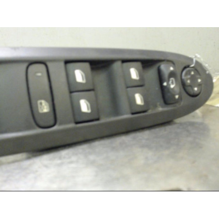 Interrupteur de leve vitre avant gauche CITROEN C4 2