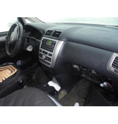 Anti brouillard gauche (feux) TOYOTA AVENSIS VERSO Photo n°7