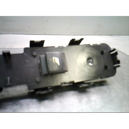 Interrupteur de leve vitre avant droit PEUGEOT 308 1