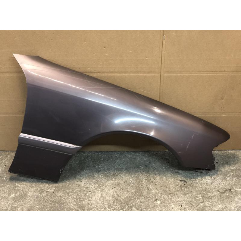 Aile avant droit MERCEDES CLASSE C 202