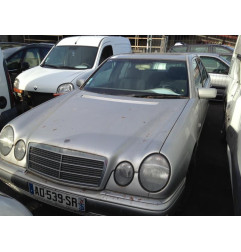 Feu arriere secondaire droit (feux) MERCEDES CLASSE E 210 Photo n°9