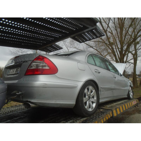 Verin de coffre MERCEDES CLASSE E 211