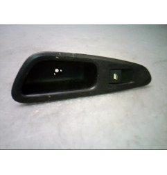 Interrupteur de leve vitre arriere droit PEUGEOT 308 1 SW Photo n°1